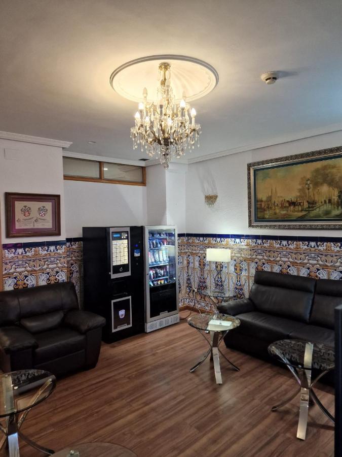 فندق Hostal Colon جيتافي المظهر الخارجي الصورة